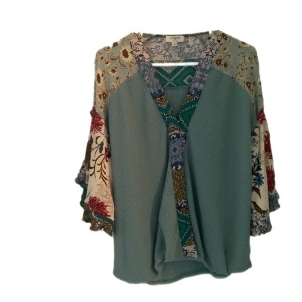 Umgee Mixed Media Green Tunic Top Floral Bell Sleeves Size Small